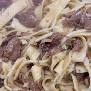 Slow Cooker Beef and Noodles
