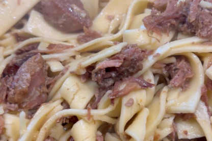 Slow Cooker Beef and Noodles