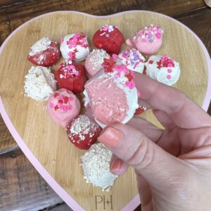 Valentine's Day Cake Pops