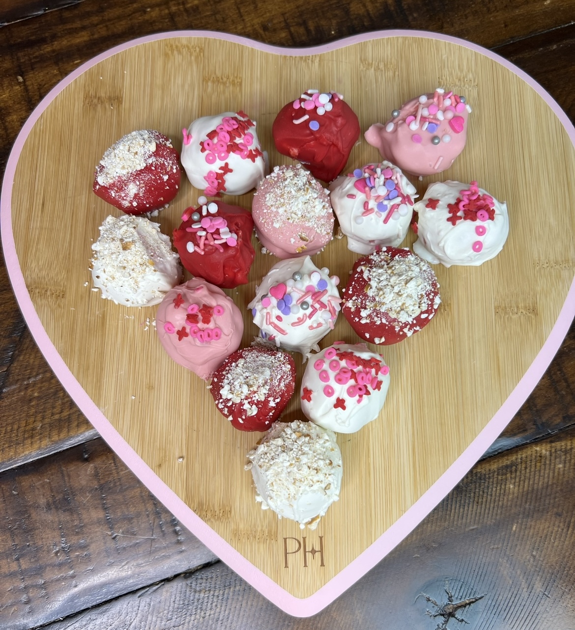 Valentine's Day Cake Pops