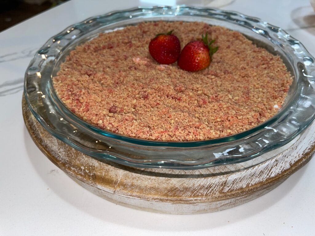 Strawberry Cheesecake Dip: Golden Oreo dessert dip