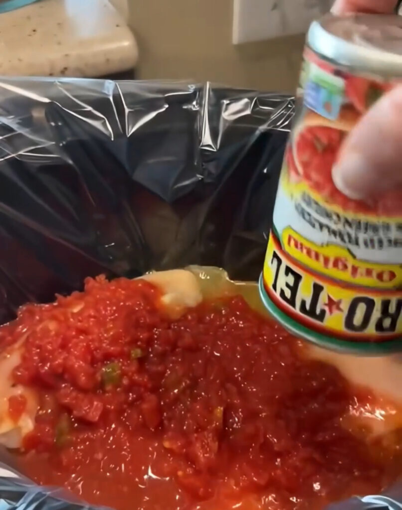 Cheesy Chicken Tacos Crockpot